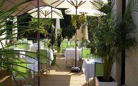 Logis Hotels - Le Pont Bernet - Hotel 2 Etoiles Et Restaurant
