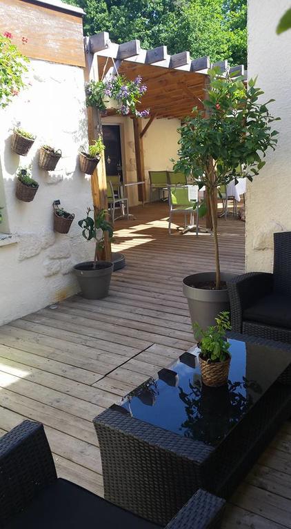 Logis Hotels - Le Pont Bernet - Hotel 2 Etoiles Et Restaurant Le Pian-Médoc Exterior photo